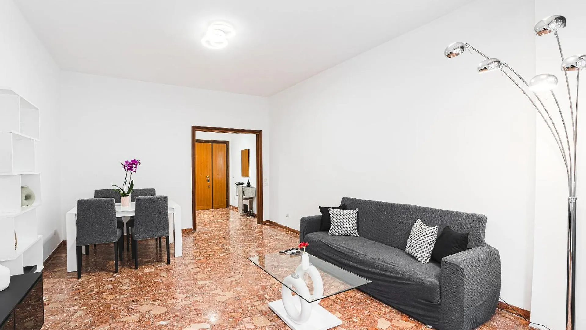 Domus Leo Roma Apartment Italy