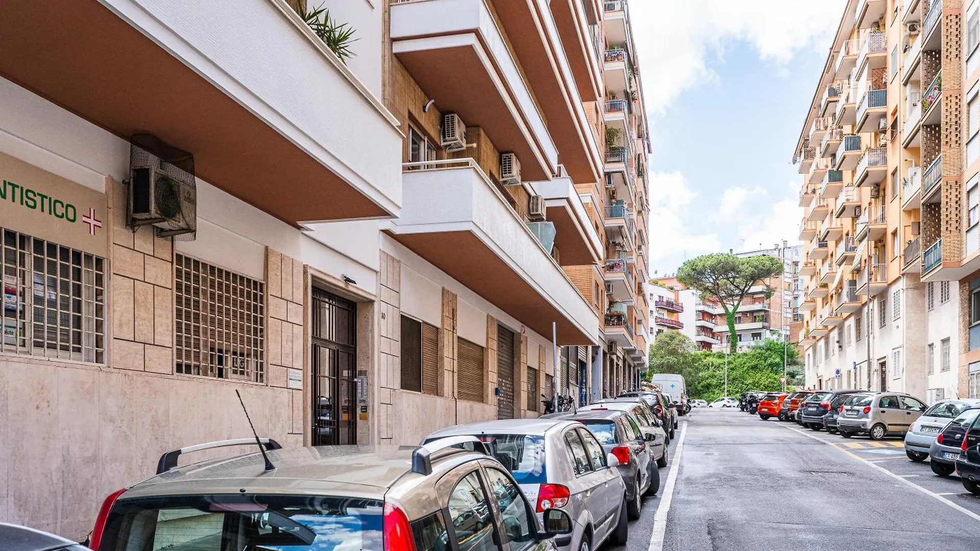 Domus Leo Roma Apartment Italy